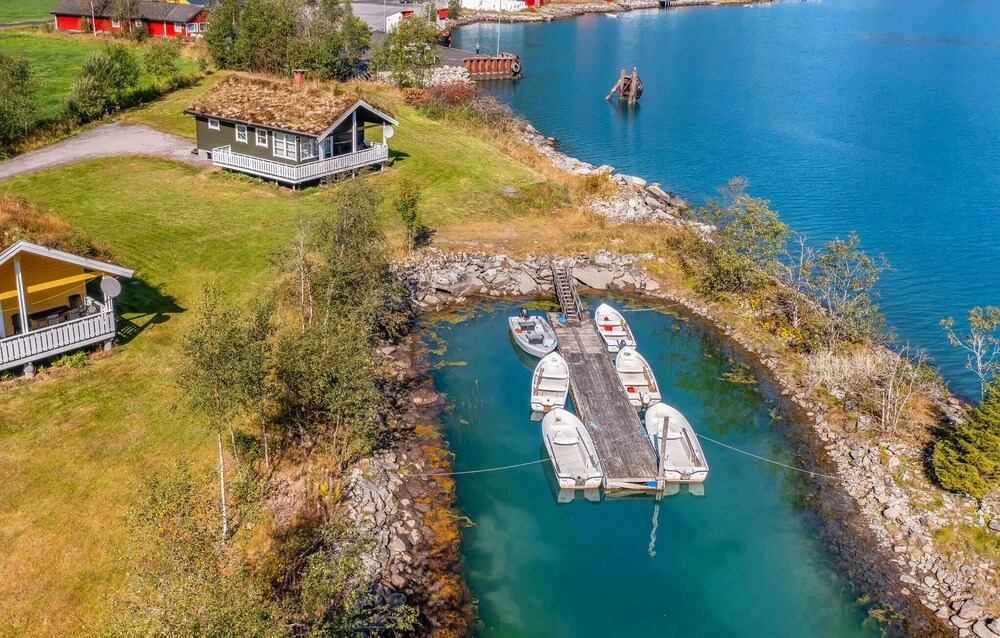 Lovely Home In Fjærland