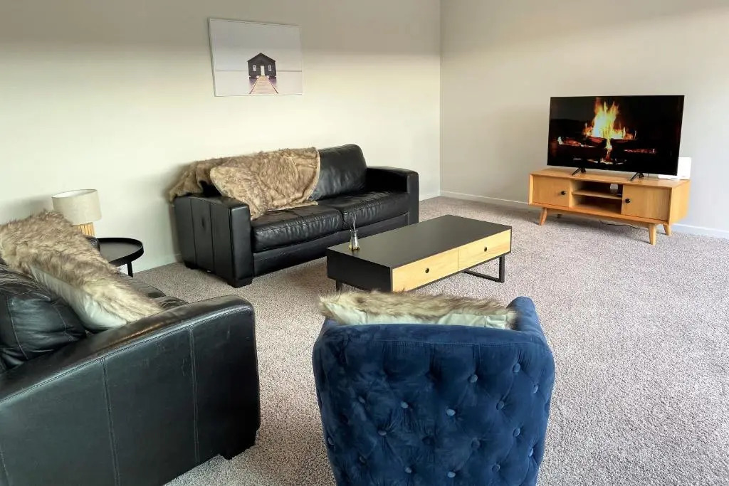 Modern Fully Fenced Stackbrae Holiday Home