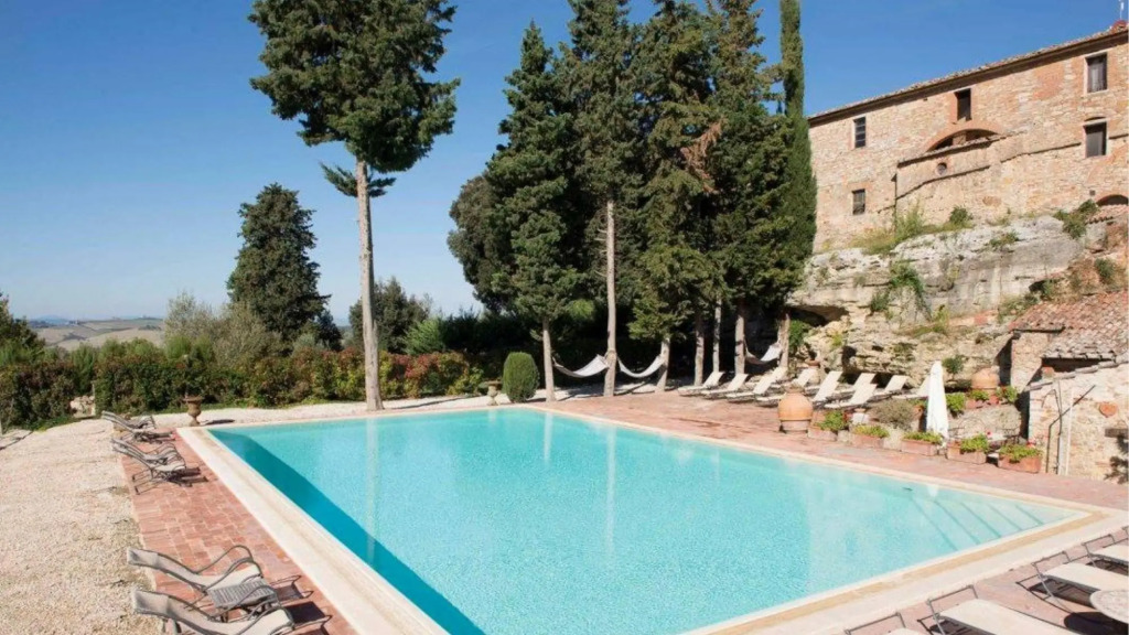 Imposing Villa With 5 Apartments Ideal for Groups Pool -aia Vecchia