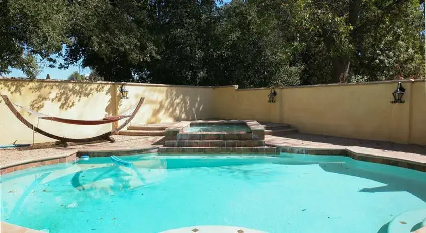 Encino 5 Bedroom House-Private Pool