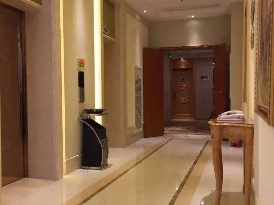 Vienna Hotel ( (Loft) Nanchang Xianghu Xiaolan Industrial Park Branch)