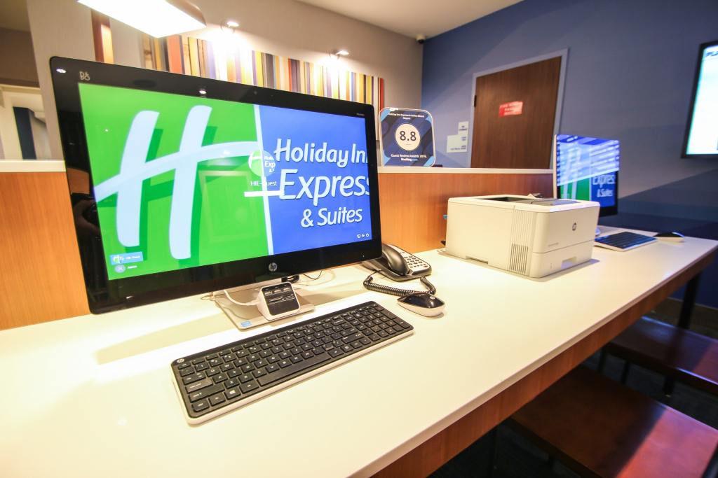 Holiday Inn Express & Suites Miami Airport East by IHG