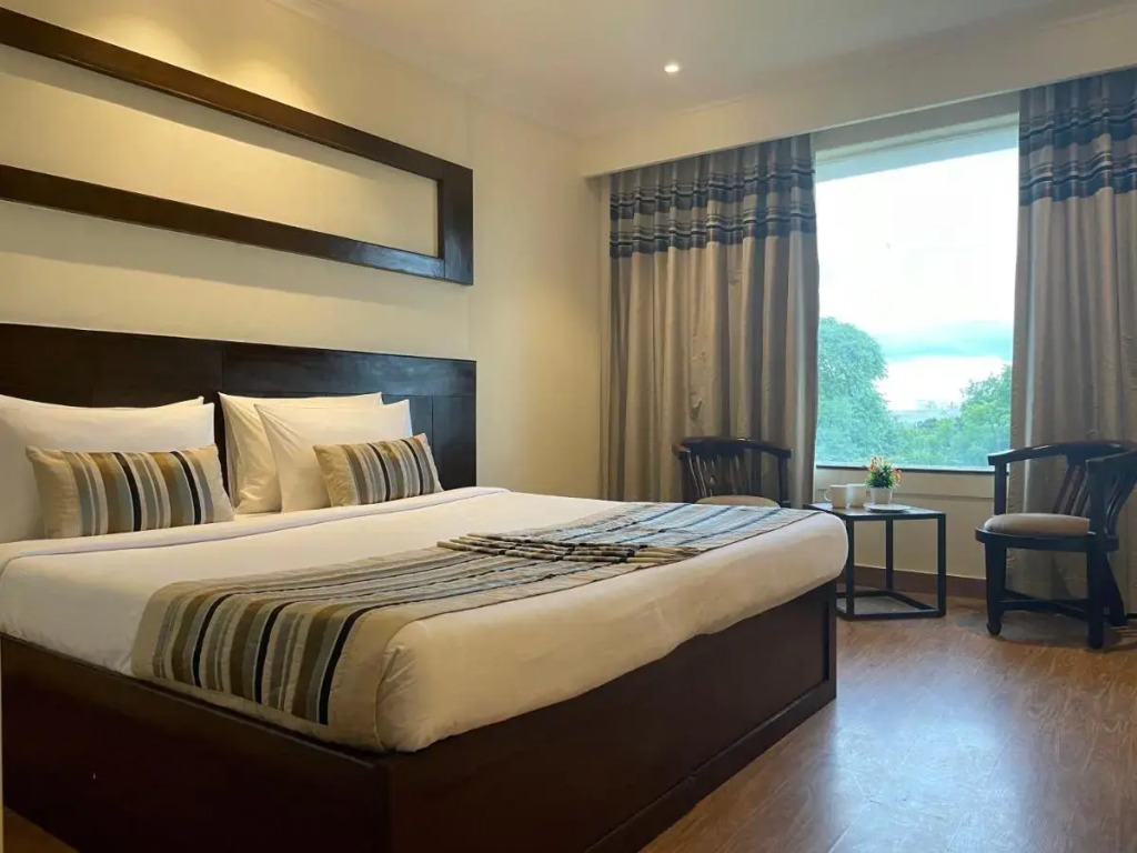 Royale Sarovar Portico Agra