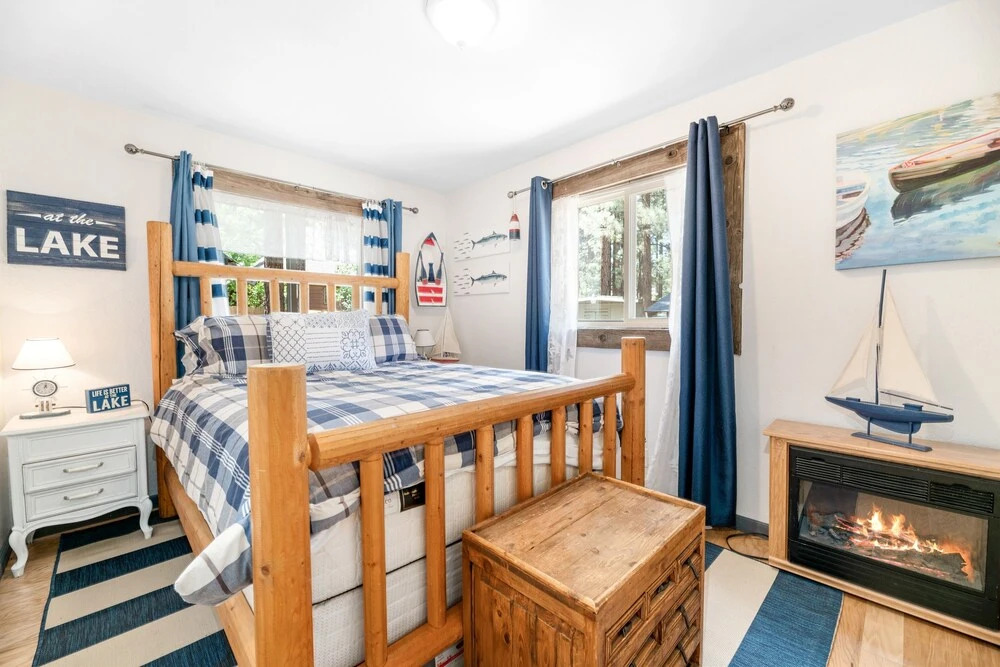 Mountain Time - Comfortable Cabin With Unique And Rustic Look! Ping Pong, Foosball In A Game Room! 3 Bedroom Cabin