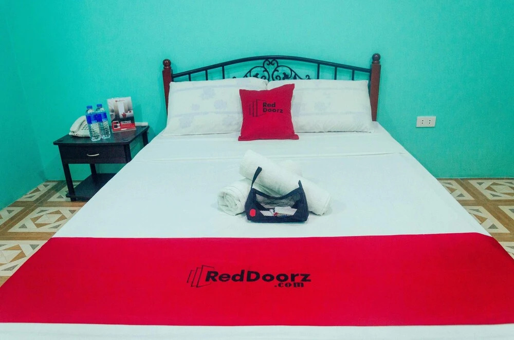 RedDoorz @ V Rama Cebu