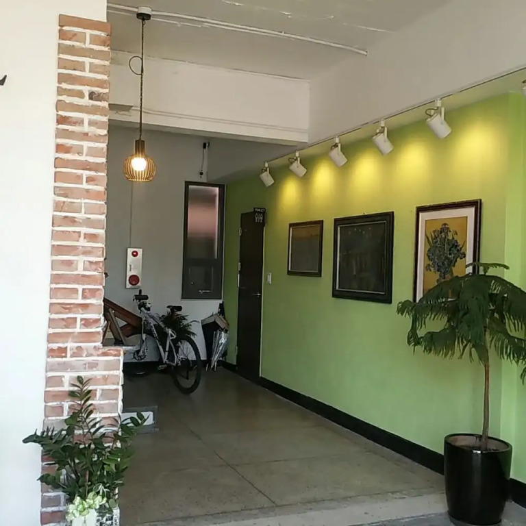 1004 Hostel