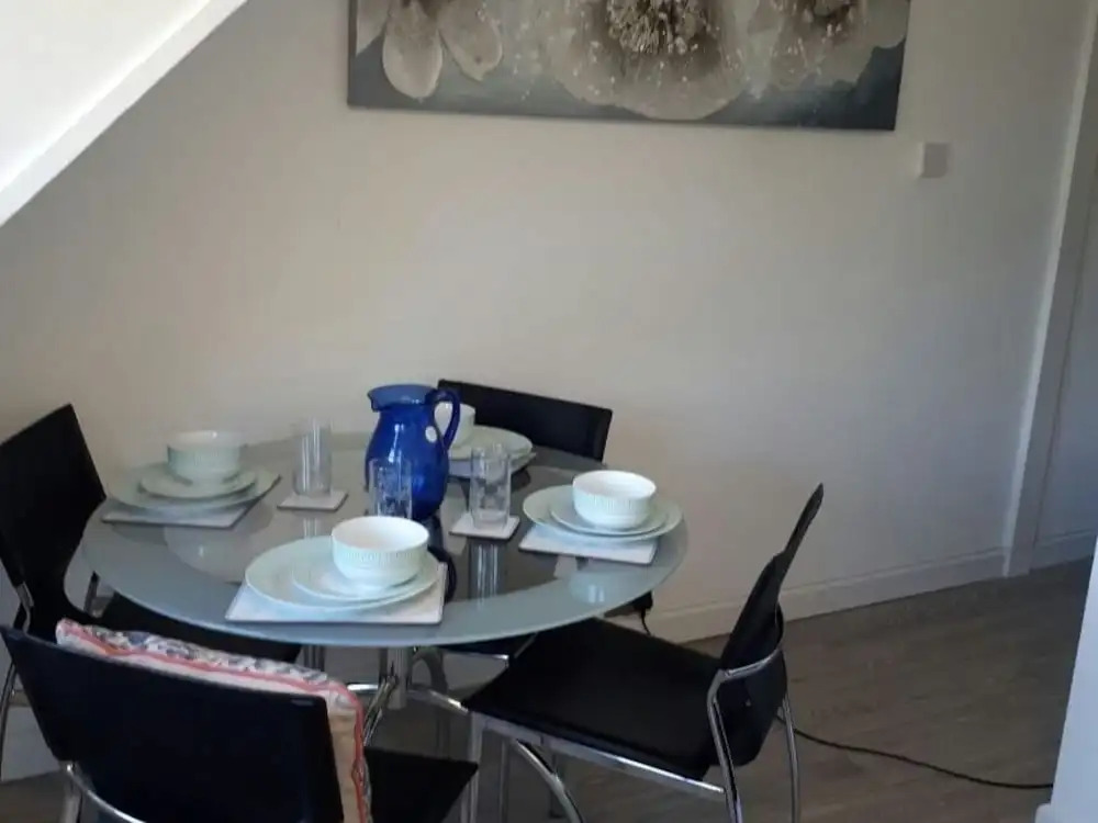 Oakfield Street Apartments by Cardiff Holiday Homes