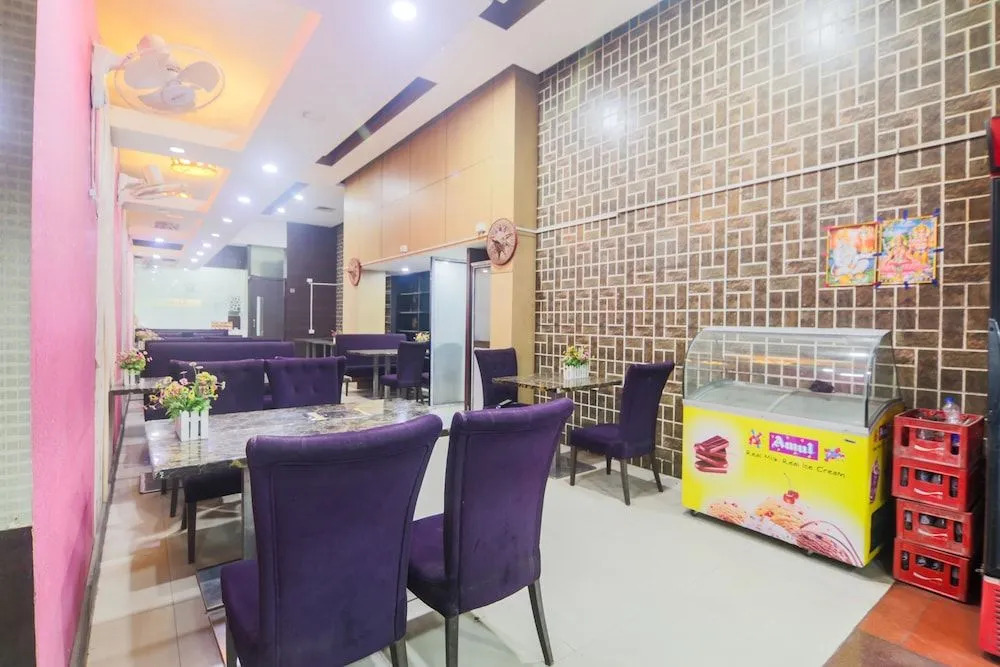 OYO 8326 Hotel The Silk Routee