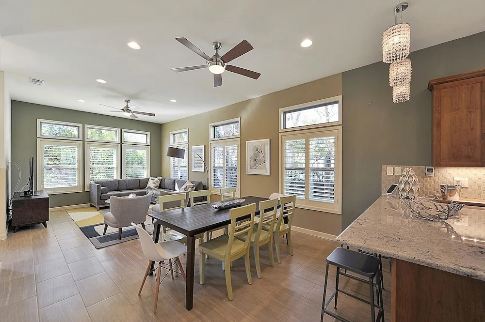 Stylish 3BR in Austin by RedAwning