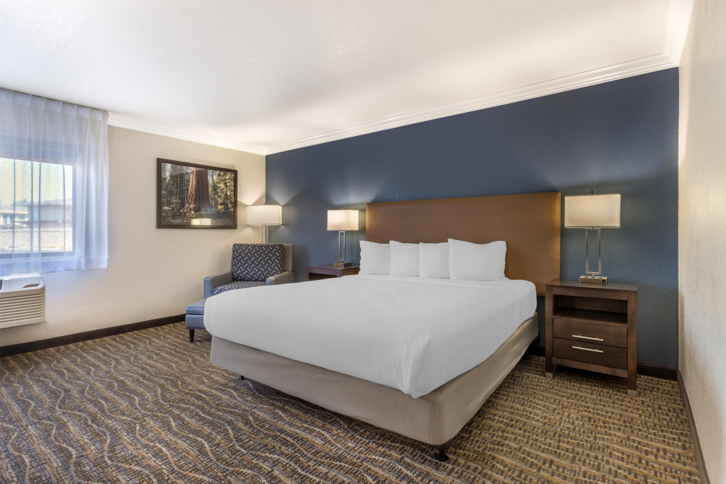 Best Western Town & Country Lodge
