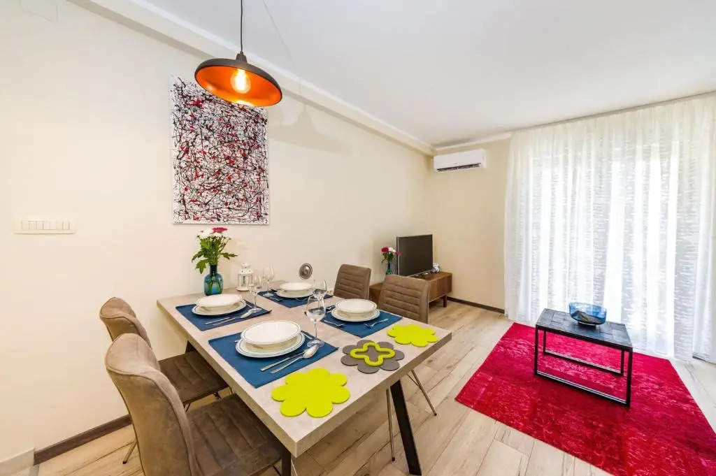Ema 2Br Apt. In Old Town Centre