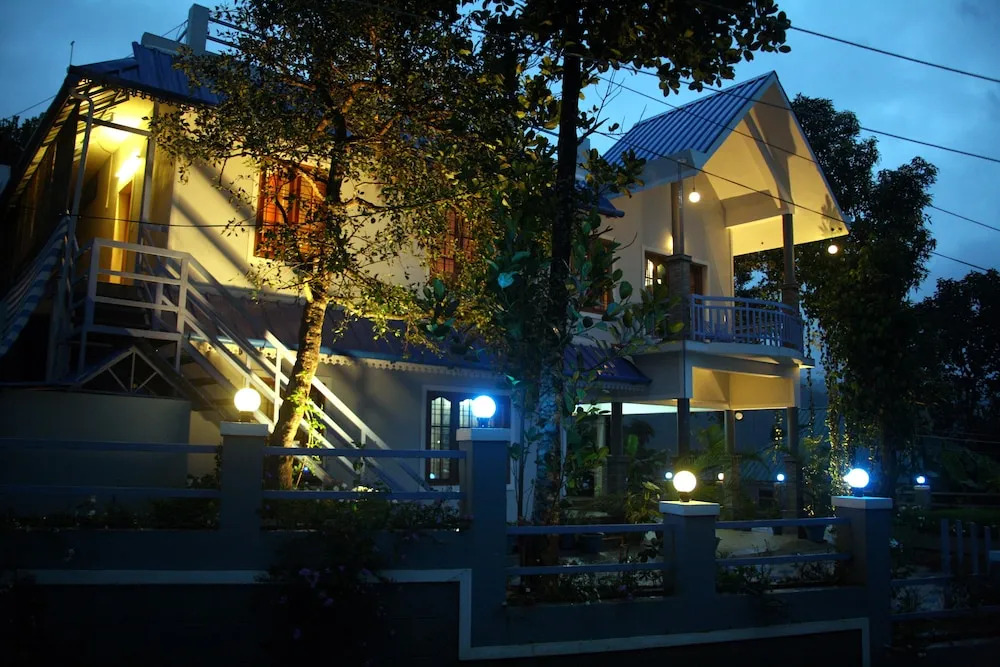 4 Bedroom Villa With Balcony Mountain View