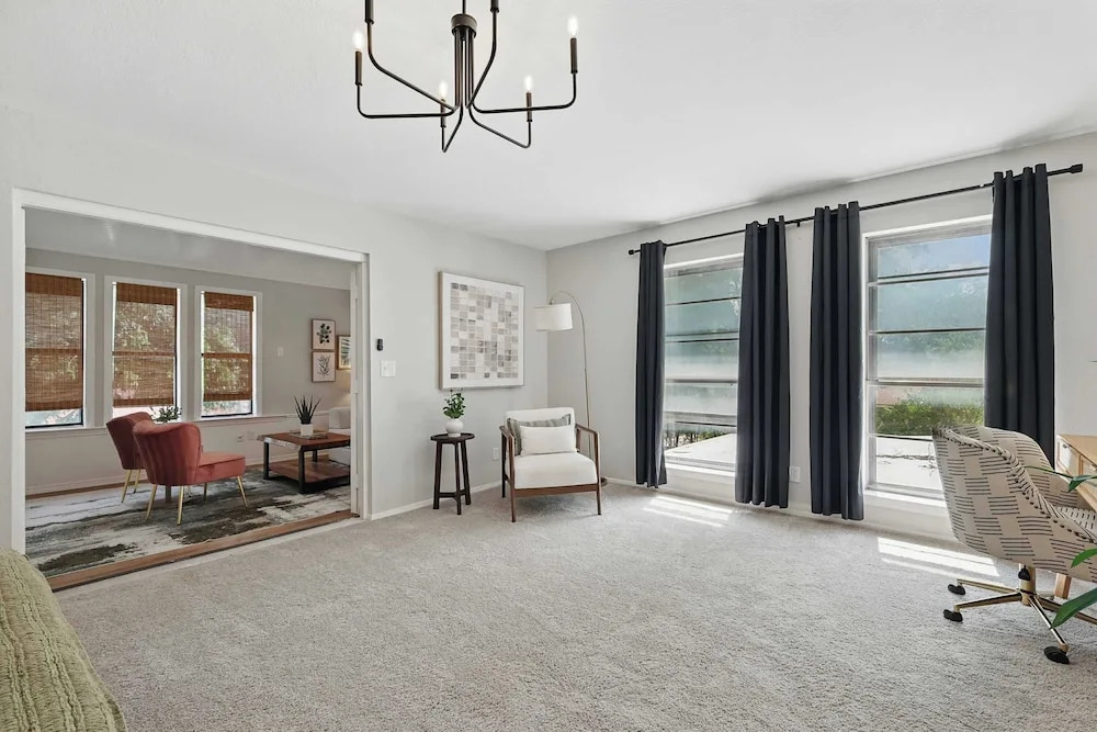 Spacious 5BR 3BA Retreat With Pool & Hot Tub