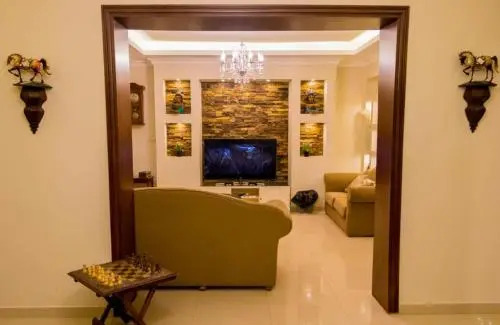 Apartment 300m consisting of 3 rooms, American kitchen, 2 bathrooms, 2 reception, 1 living room, Hotel finishing