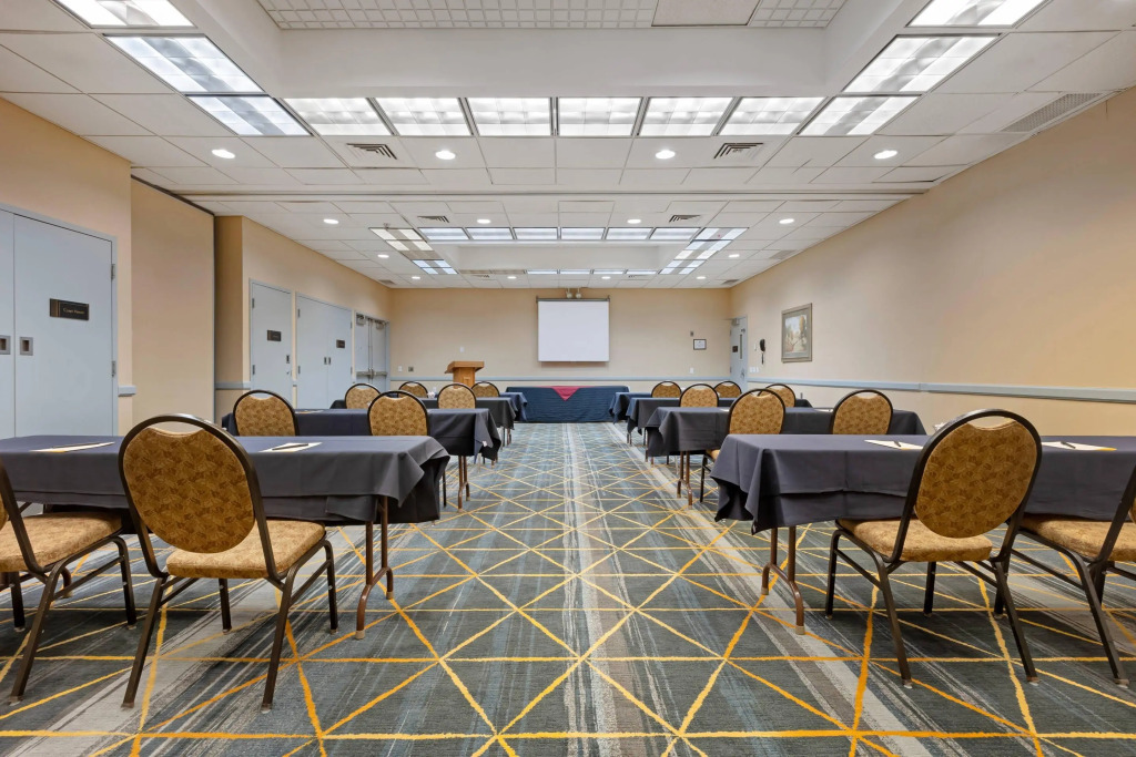 The Lux Hotel & Conference Center, an Ascend Collection Hotel