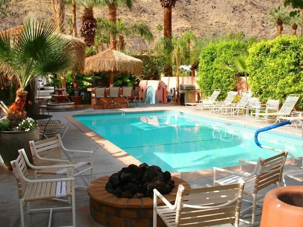 Coyote Inn - 21 and Over - A Town & Desert Boutique Hotel