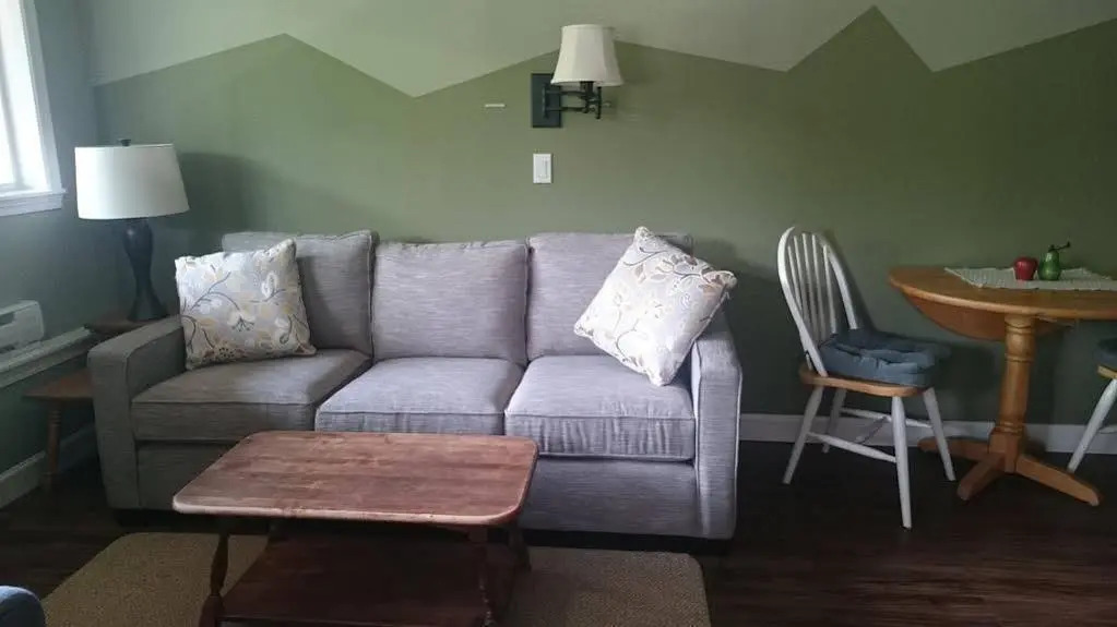 Meadowbrook Suite