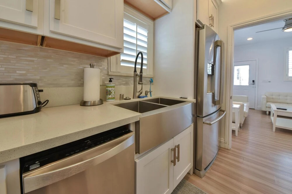 A5 Incredible Contemporary Beach Home With View and AC