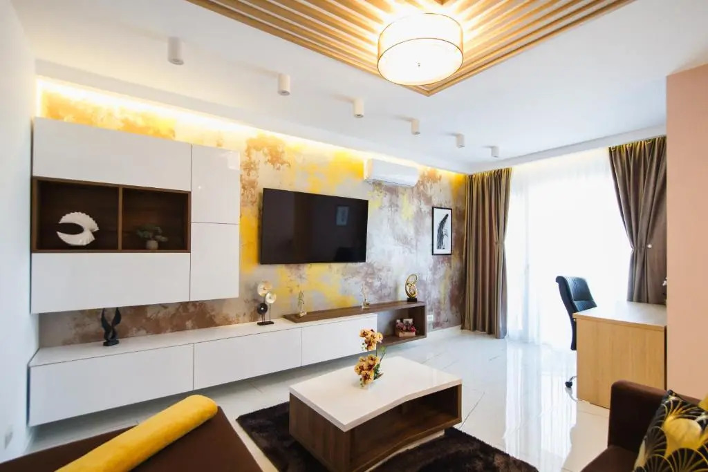 Romantic getaway at West Residence