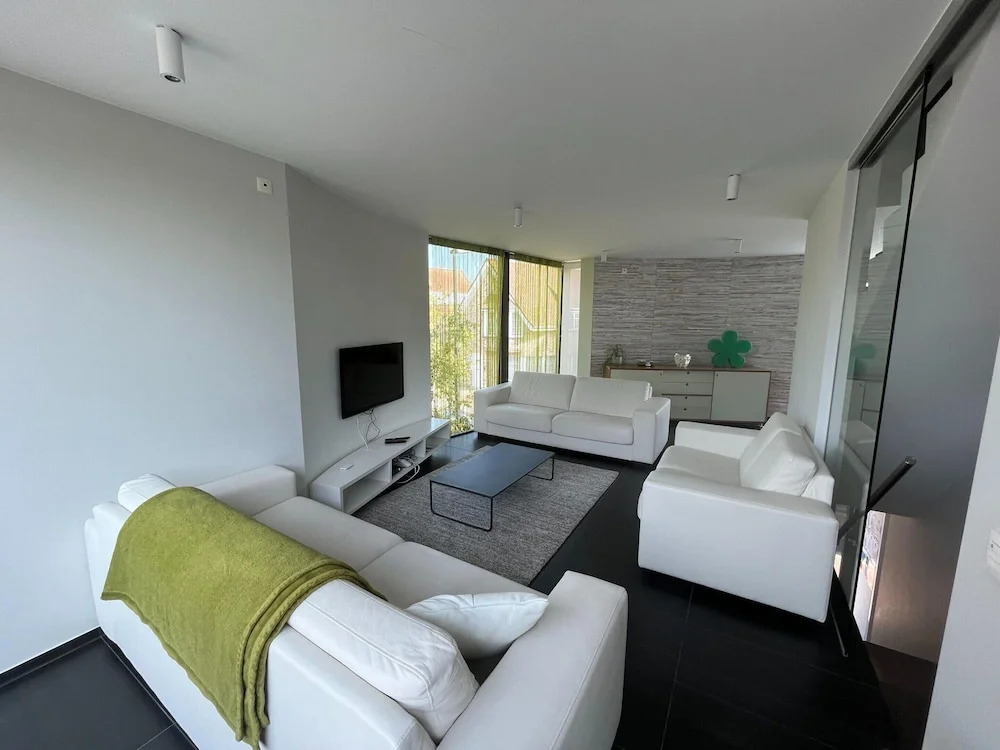 Modern Holiday Home Near Bruges and the North Sea