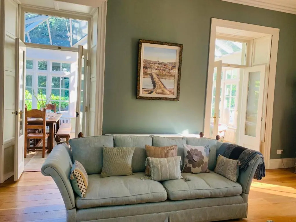 Larchmount House B&B