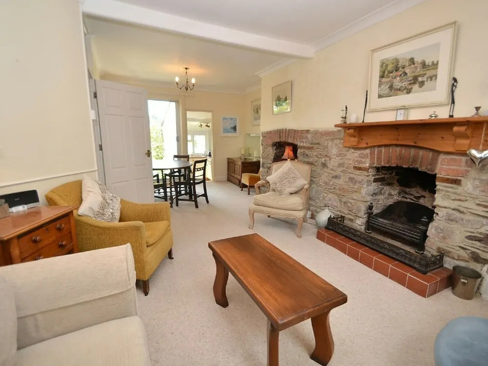 Spacious, Bright Holiday Home With a Superb View of the Hilly Surroundings