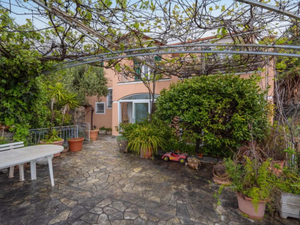 House Sara Alassio