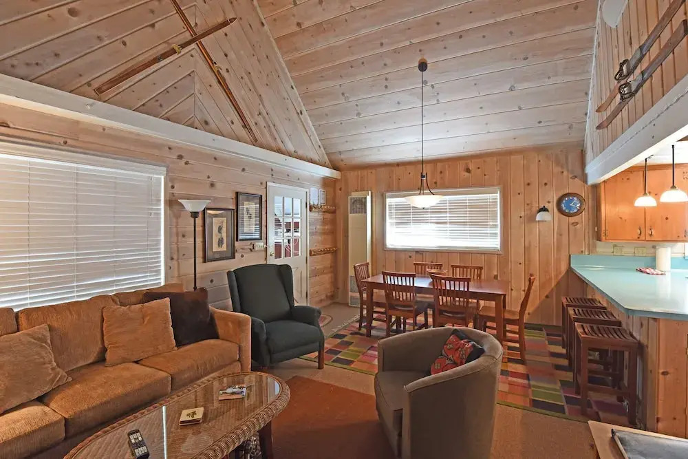 Woodland Chalet 2 mi From Beach Access!