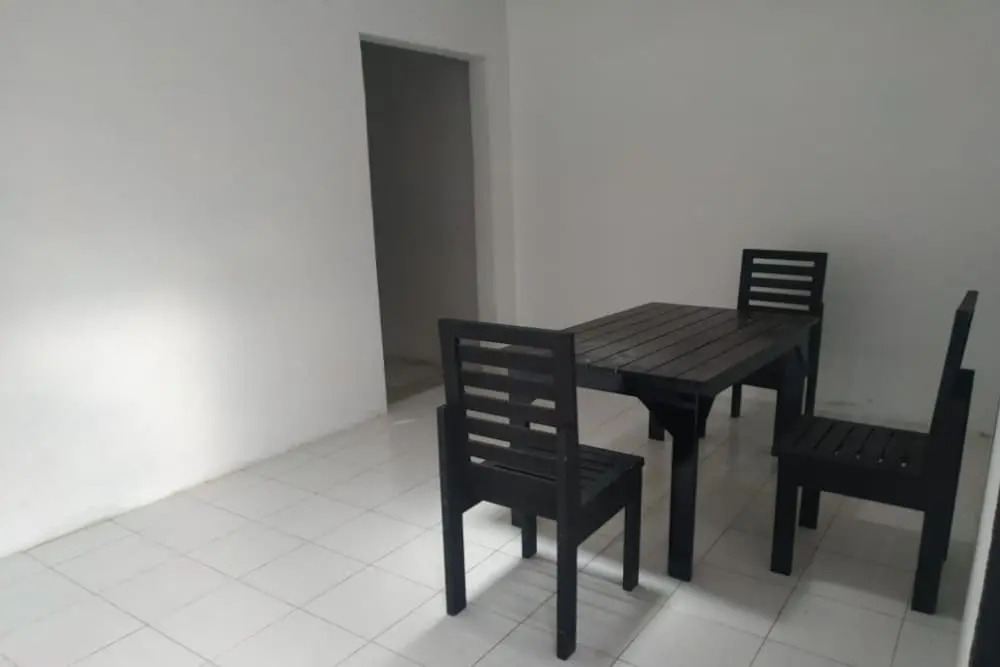 Hotel O Yellow White Guesthouse Palu