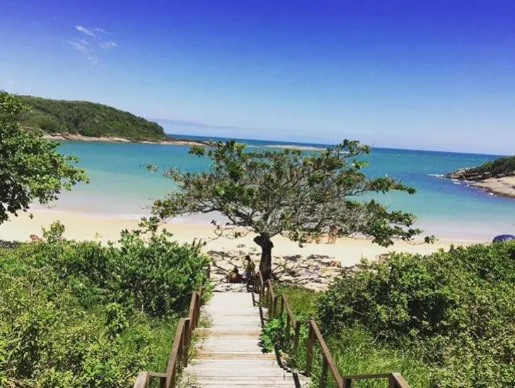 Apt Inteiro A, 02 Qts, 05 Pessoas, 15 min Praia