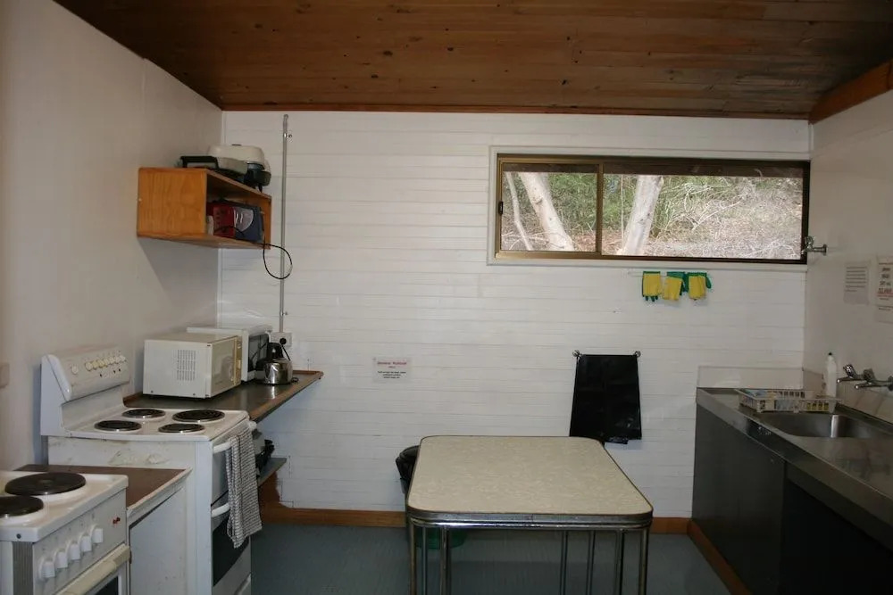 Seaview Holiday Park and  Hostel