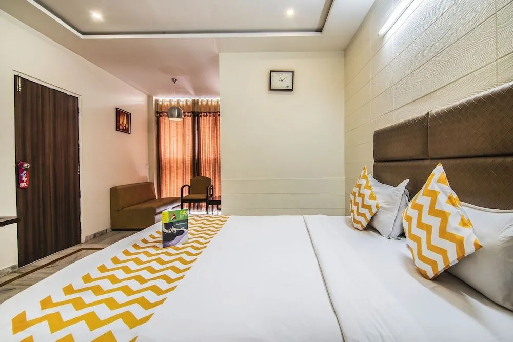FabHotel Cosy Tree Homes Sector 62