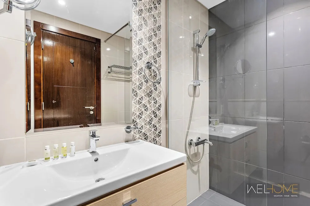 WelHome - Charming Breathtaking 1BR Apt. In Damac Hills