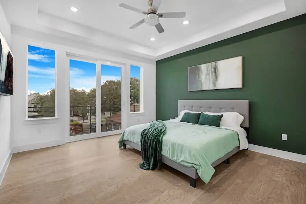 Luxurious 3 Bed3 Bath Near Downtown Houston