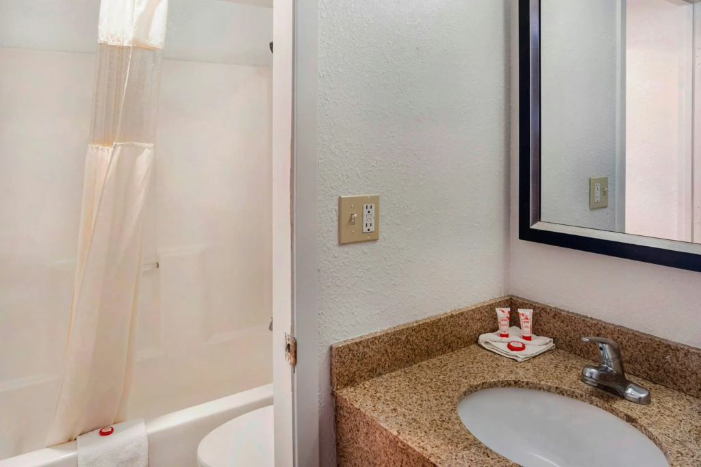 Travelodge by Wyndham Dodge City KS