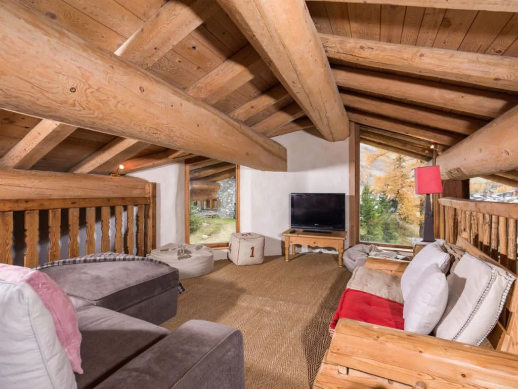 Chalet Elephant Blanc