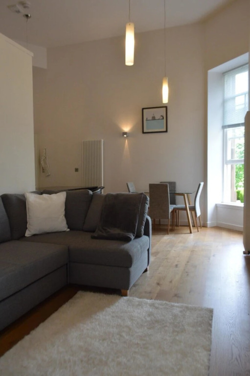 1 Bedroom Flat Next To The Meadows