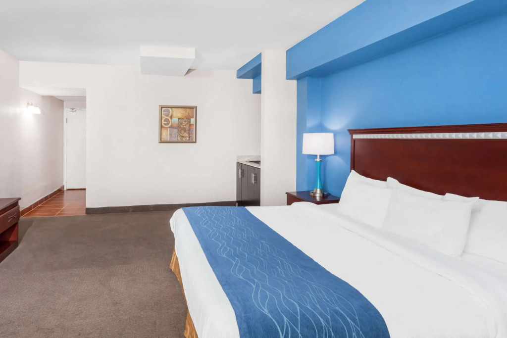 Baymont by Wyndham Delavan Near Lake Geneva