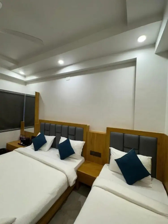 The Premier, Dwarka