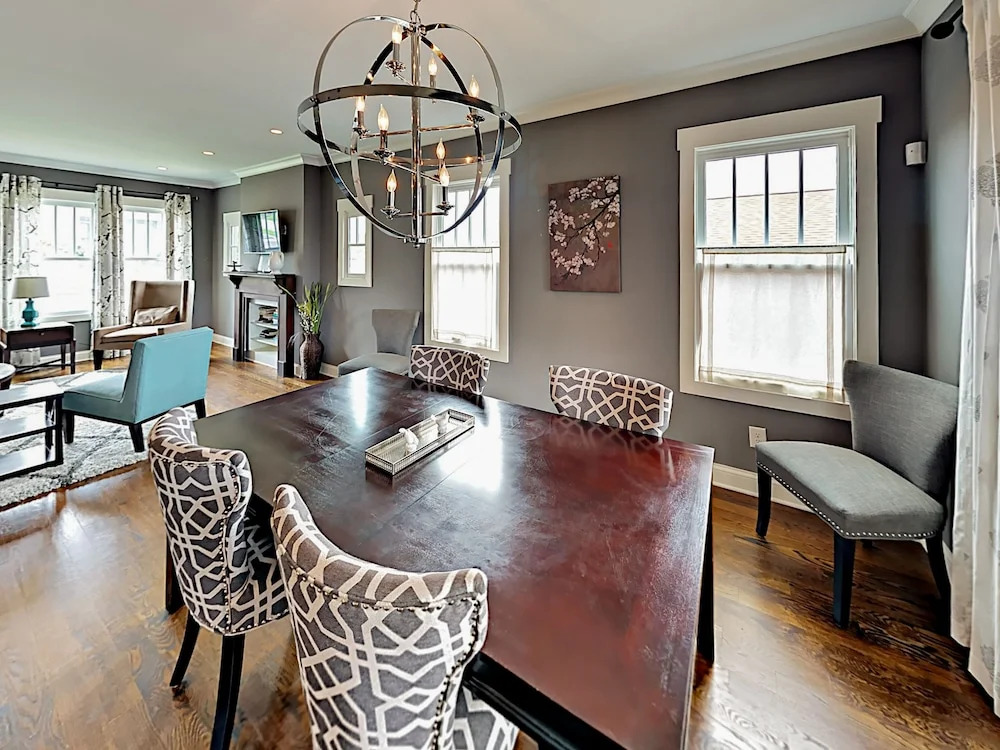 Stunning and Modern in 12South by RedAwning