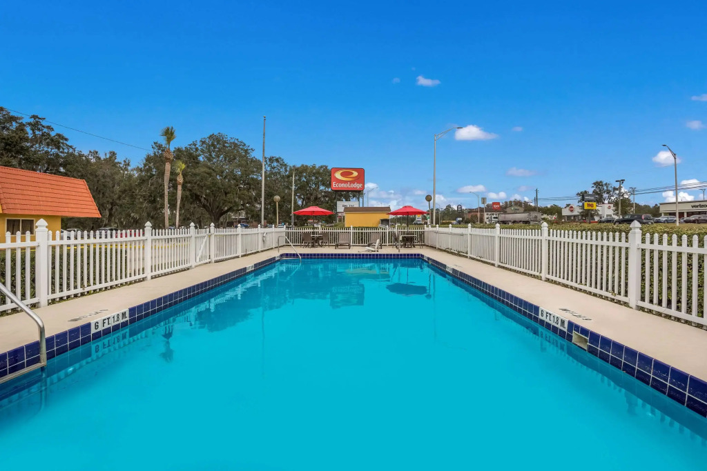 Econo Lodge Live Oak