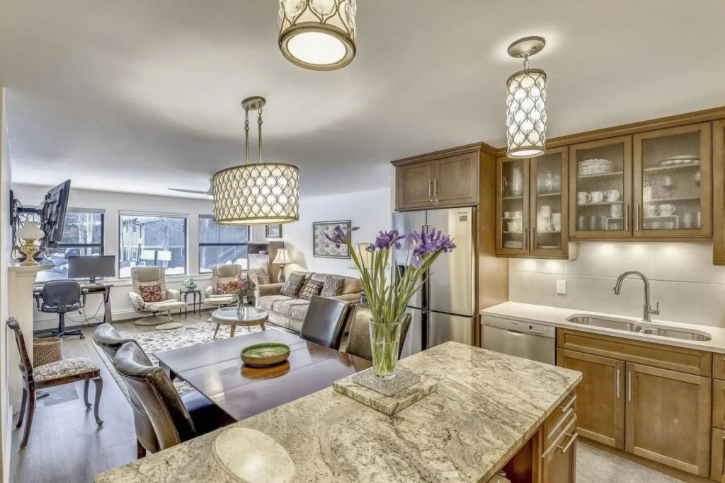 Premier 2 Bedroom Downtown Aspen Condo Just 100 Yards From the Gondola, High End Shopping, Dining and Entertainment