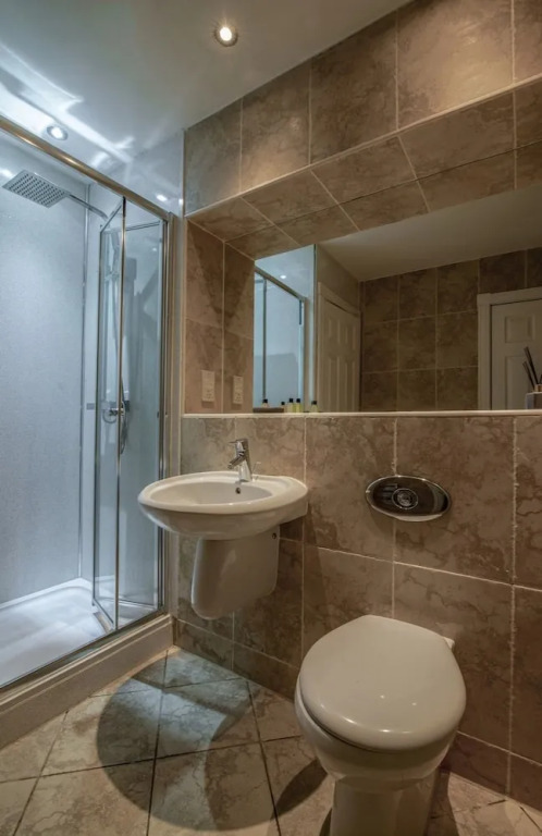 Stunning 1-bed Flat in Trendy Manchester Sleeps 4