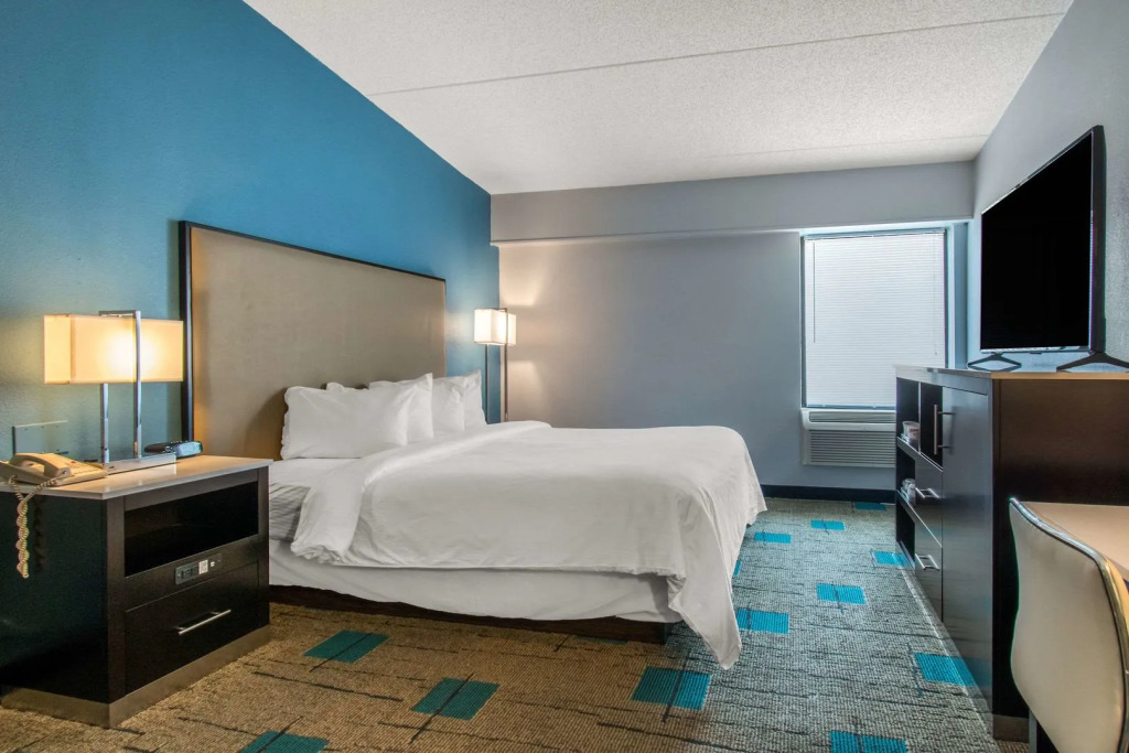 Hawthorn Extended Stay by Wyndham Chambersburg