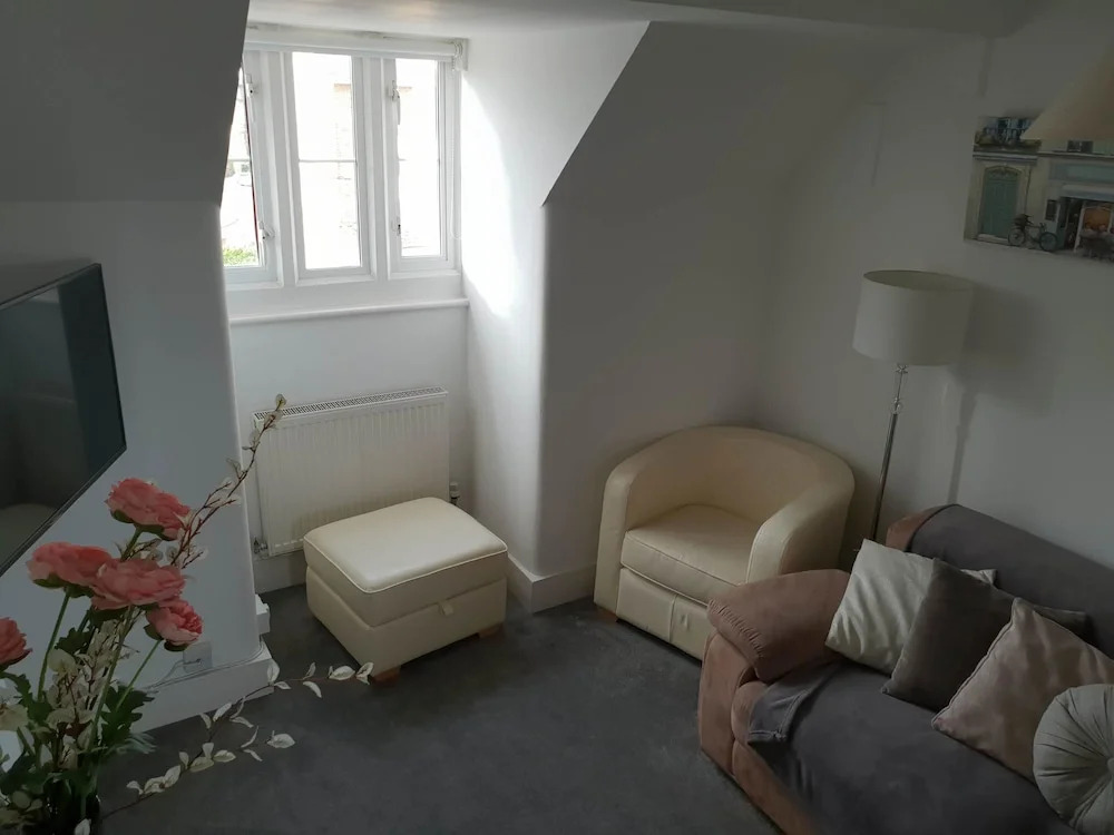 Stylish Home Central Windsor-Walk 2 All The Sights - By Tempstay