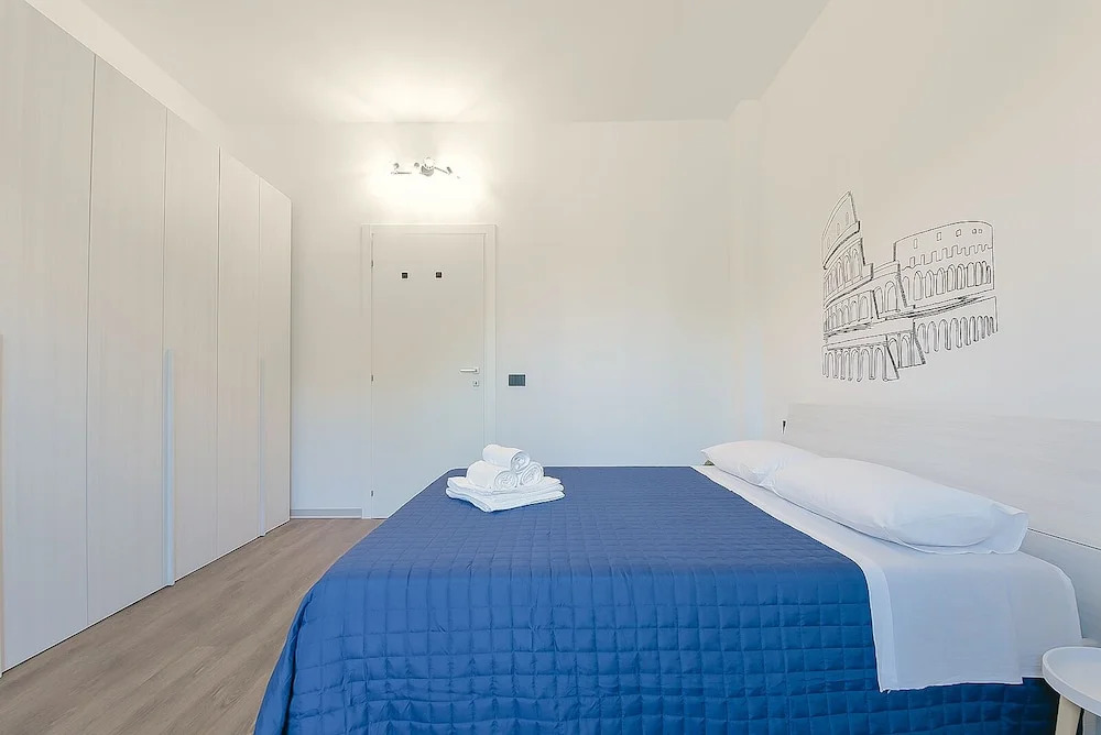 8 Bedroom Apartment in Reggio Emilia Center