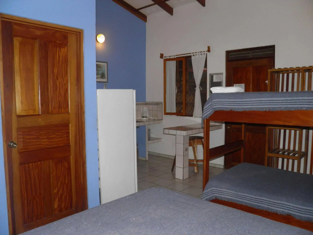Cabinas El Colibri, Apart Hotel