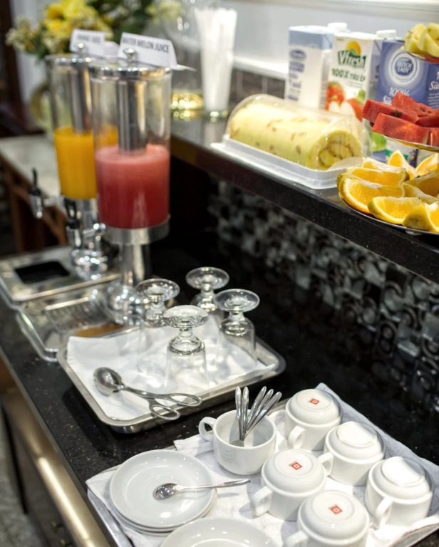IL Divo Hostel 8 Hàng Đào & Travel & Spa - Hanoi Old Quarter