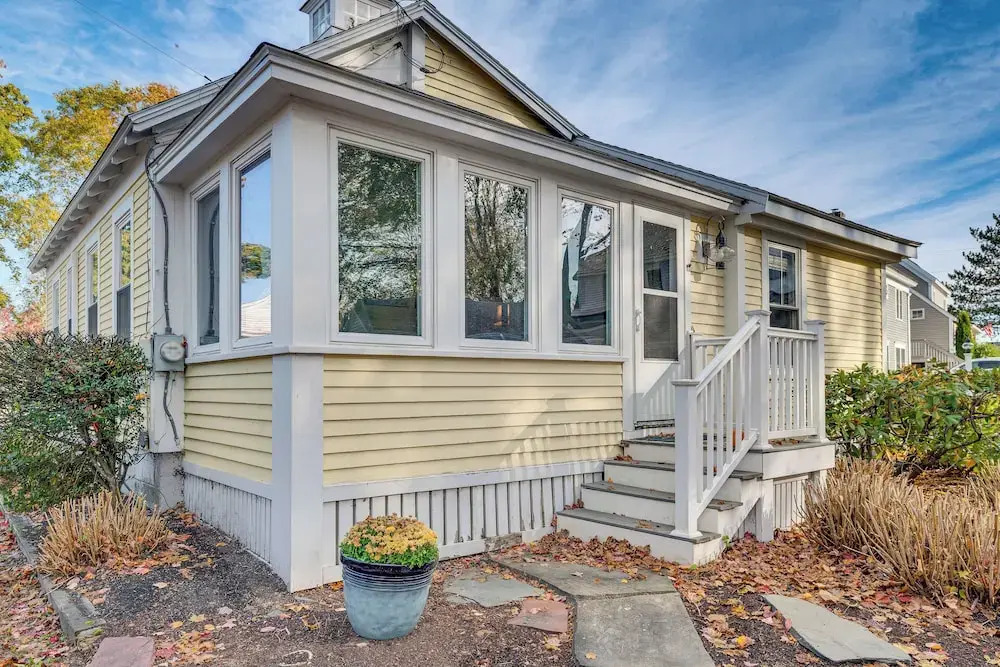 < 1 Mi to Beach! Kennebunk Cottage w/ Yard