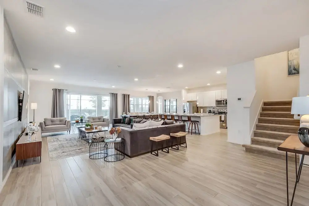 14 Bdrm 11 Bath Villa For 30